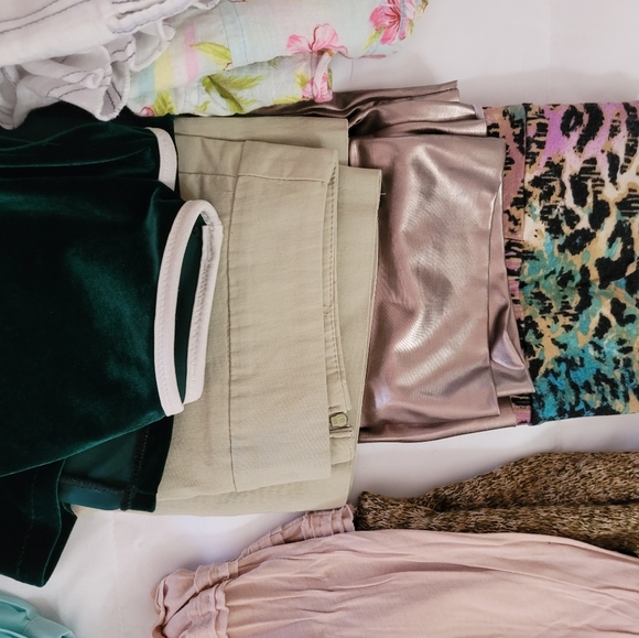 Bundle of skirts!! Skirts Sizes XS - S - 11 Skirts total - Picture 15 of 16